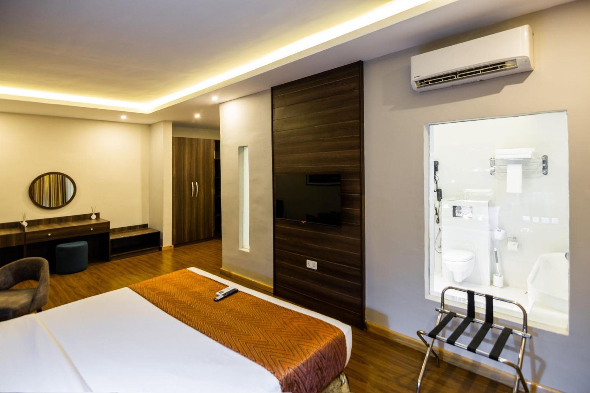 Bon Hotel Delta Warri Buitenkant foto