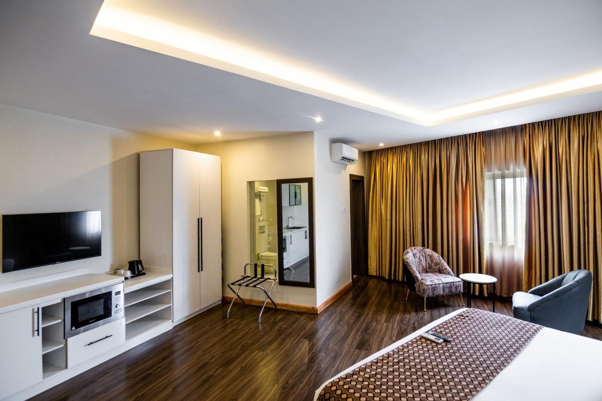 Bon Hotel Delta Warri Buitenkant foto