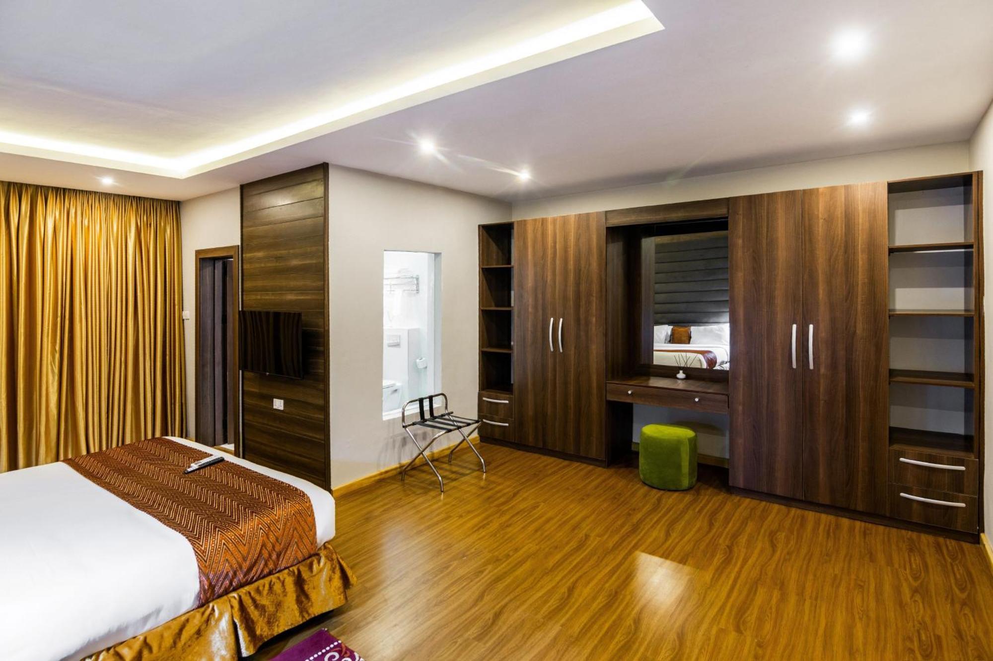 Bon Hotel Delta Warri Buitenkant foto